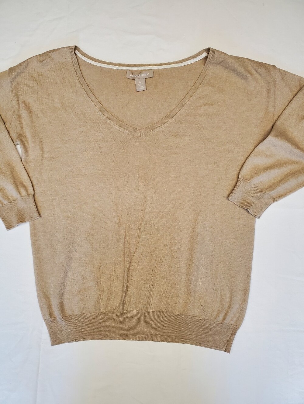 Banana Republic Silk Blend V-Neck Sweater Camel Tan Dolman 3/4 Sleeve Women M